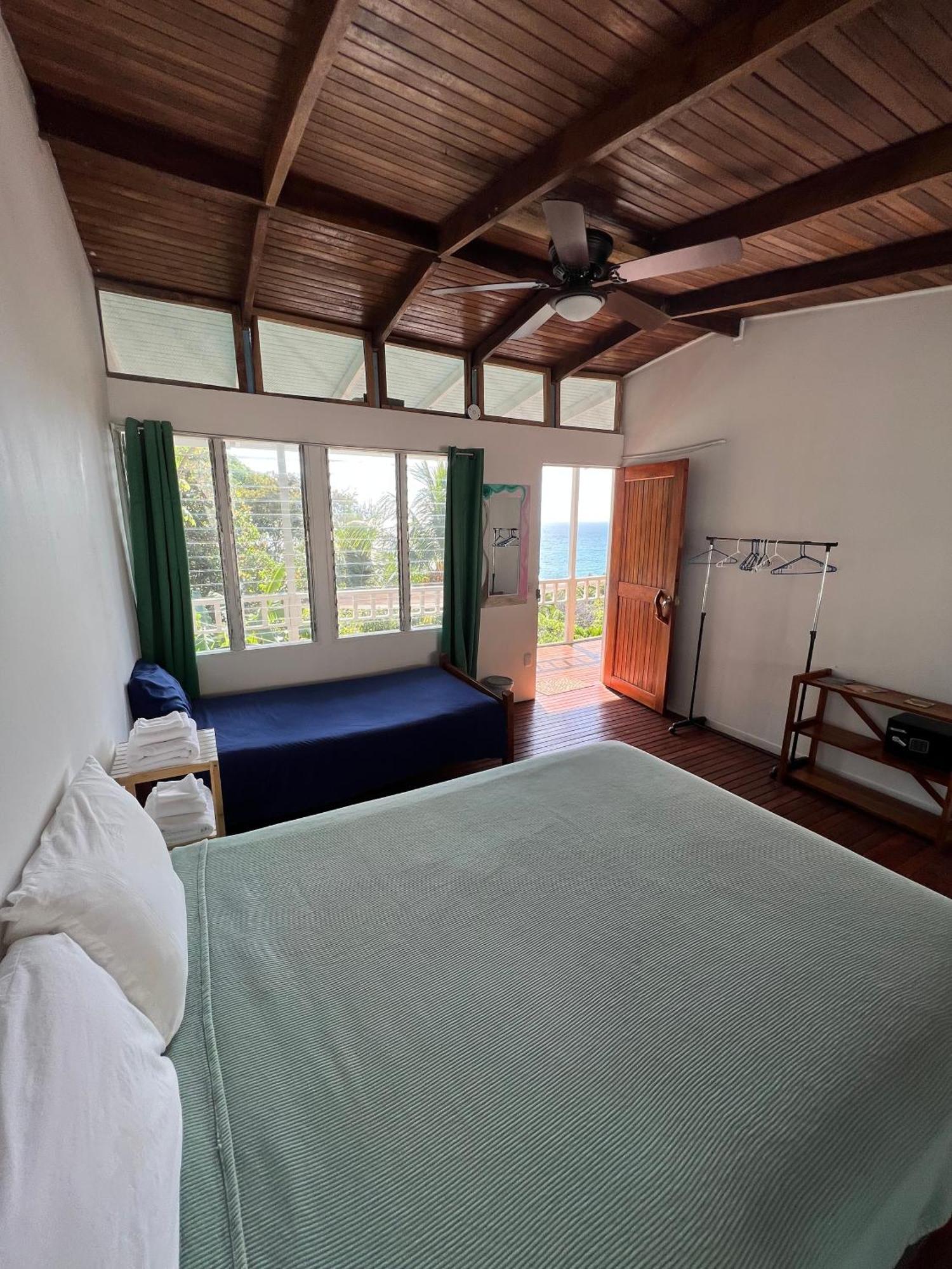 The Chorotega Hotel, Montezuma モンテスマ エクステリア 写真